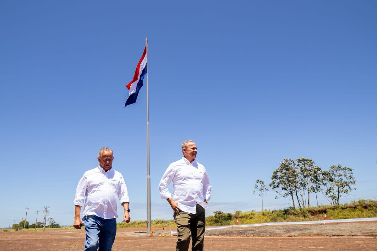 Antonio Ivar Sarabia y Paulo Sergio Sarabia, directivos del Grupo Sarabia, en la inauguración del silo