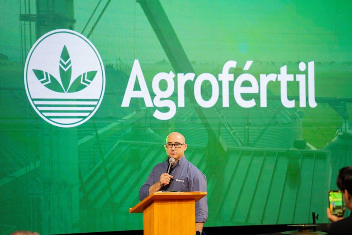 Vanderlei Tavela, gerente comercial de Granos de Agrofértil, durante la inauguración del silo