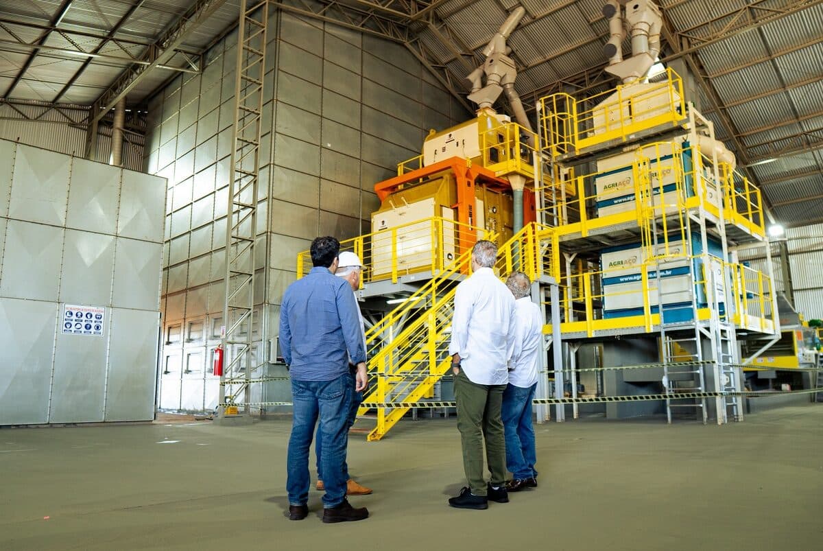 Interior del Silo Agrofértil Capitán Bado, área restringida con equipos de almacenamiento