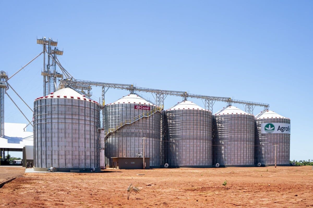 Vista trasera del Silo Agrofértil Capitán Bado durante la inauguración