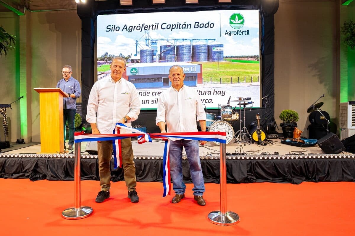 Corte de cinta inaugural del Silo Agrofértil Capitán Bado